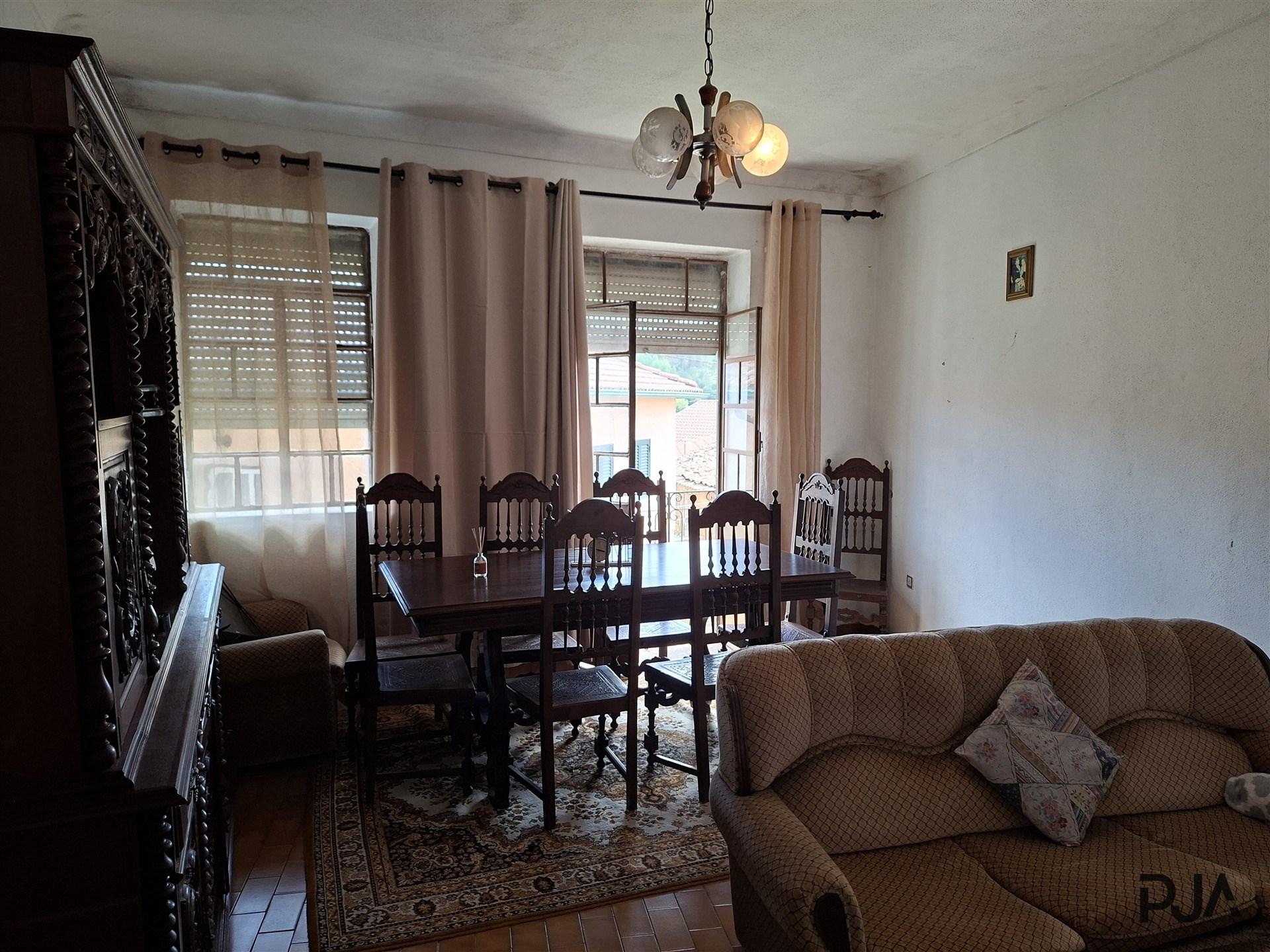 Moradia T4 em Tibalde, Mangualde