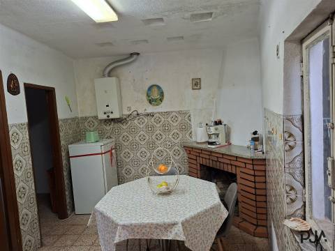 Moradia T4 em Tibalde, Mangualde