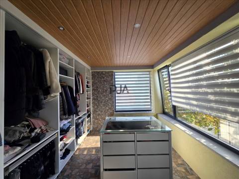 Moradia T4 com Piscina e Jacuzzi em Açores, Celorico da Beira