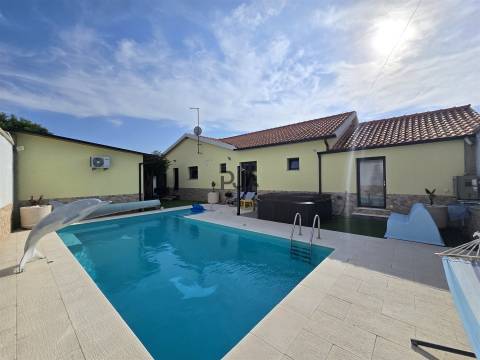 Moradia T4 com Piscina e Jacuzzi em Açores, Celorico da Beira