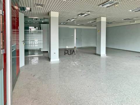 loja à venda em Currelos, Carregal do sal