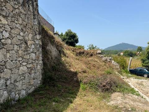 Moradia em Caminha com piscina em lote de 1550mts2