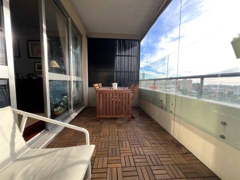 T3+1 em Foz do Douro no ultimo piso.