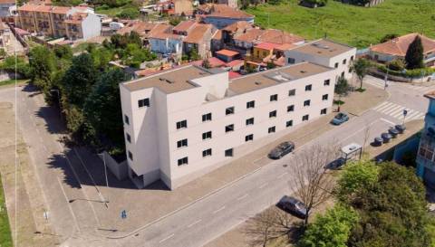 T2 c/ Terraço e Garagem