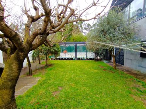 Moradia T5 c/ jardim e piscina em Aveleda, Vila do Conde