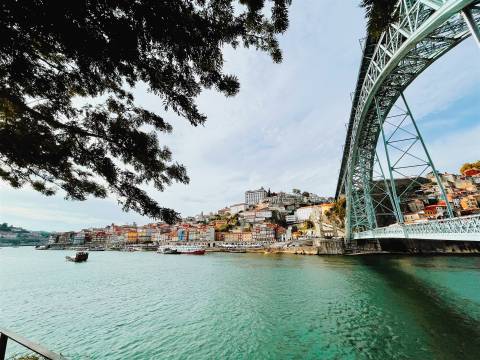 T2 c/ garagem no centro do Porto