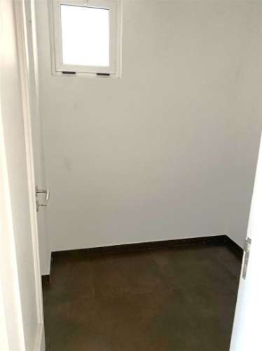Apartamento T4 c/ varanda renovado à Av. da Boavista