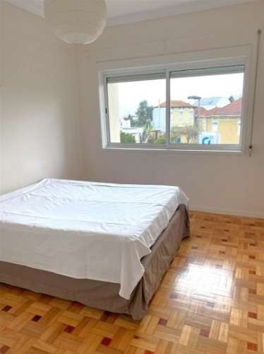 Apartamento T4 c/ varanda renovado à Av. da Boavista