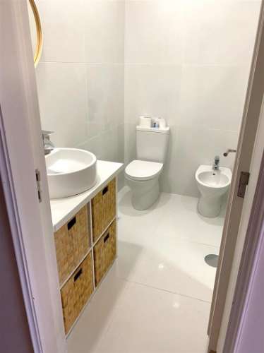 Apartamento T4 c/ varanda renovado à Av. da Boavista