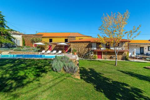 Moradia T5 c/ piscina no norte de Portugal