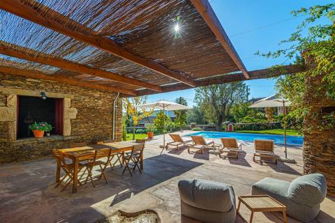 Moradia T5 c/ piscina no norte de Portugal