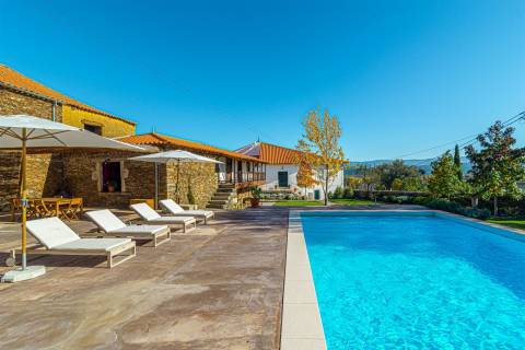 Moradia T5 c/ piscina no norte de Portugal