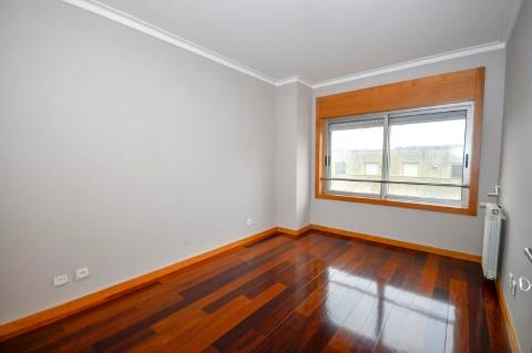 T3 | 1ª linha de mar, para arrendamento, em Matosinhos Sul | Em frente ao mar