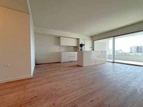 T2 NOVO no 8.º Andar c/ Varanda Sul/Poente, Garagem e Arrumo em Ramalde