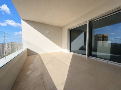 T2 NOVO no 8.º Andar c/ Varanda Sul/Poente, Garagem e Arrumo em Ramalde