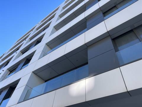 T4 c/ Terraço, novo, na Boavista