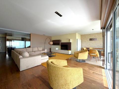 T4 frente mar com vistas deslumbrantes | Matosinhos Sul