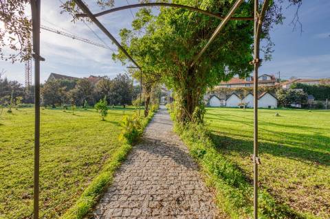 Quinta T7+3 com jardim, bosque e piscina | Grande Porto