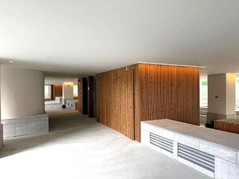 T2 no 8.º Andar c/ Varanda Sul/Poente, Garagem e Arrumo em Ramalde