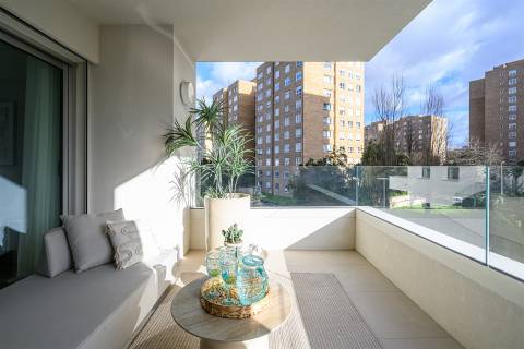 T3 Duplex | Novo com Varandas | lugare de garagem Prelada