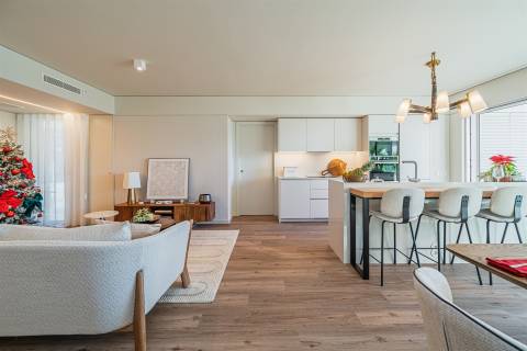 T3 Duplex | Novo com Varandas | lugare de garagem Prelada