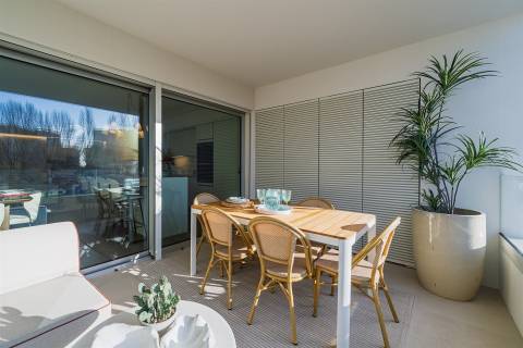 T2 Duplex | Novo com Varandas | lugar de garagem Prelada