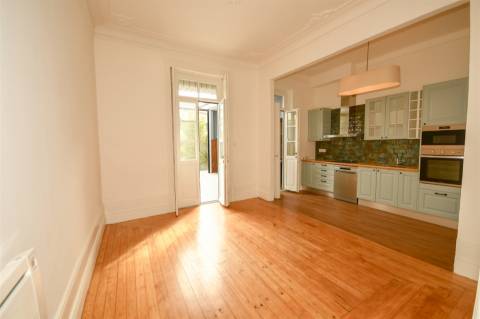 Moradia T3 com jardim + espaço independente de 70 m² |junto à Marechal Gomes da Costa