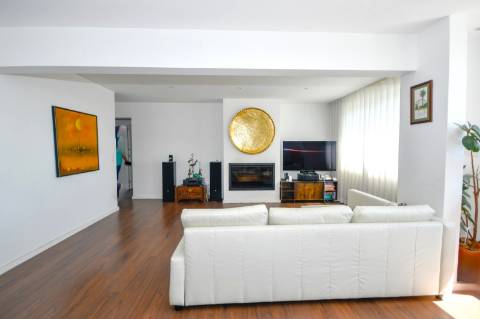 Penthouse T5 com terraço | Piscina e vistas abertas | Boavista
