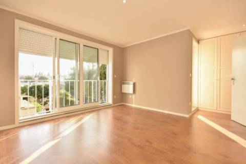 Moradia p/ reabilitar na Foz com jardim