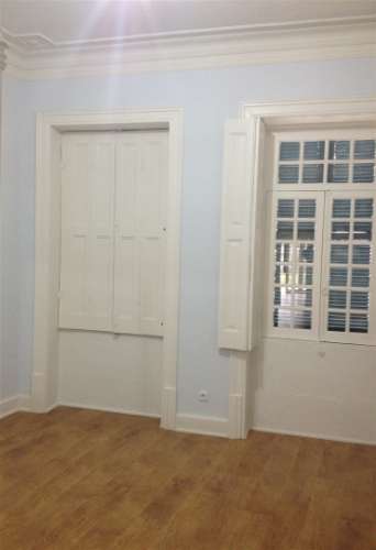 Moradia p/ reabilitar na Foz com jardim