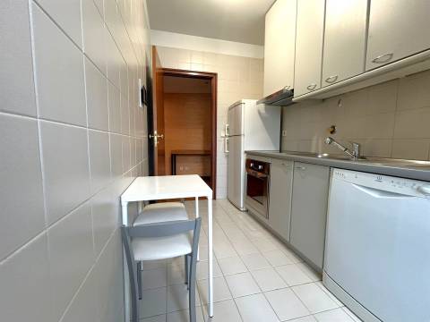 T1 Equipado e Mobilado com Garagem nos Pinhais da Foz