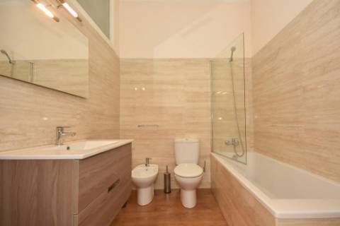 Moradia na Foz com jardim p/ reabilitar c/ projeto aprovado para T5