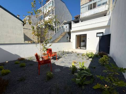 T1+2 | Remodelado e decorado com Jardim | Metro Campo 24 de Agosto | Porto