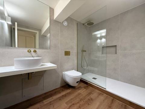T1+2 | Remodelado e decorado com Jardim | Metro Campo 24 de Agosto | Porto