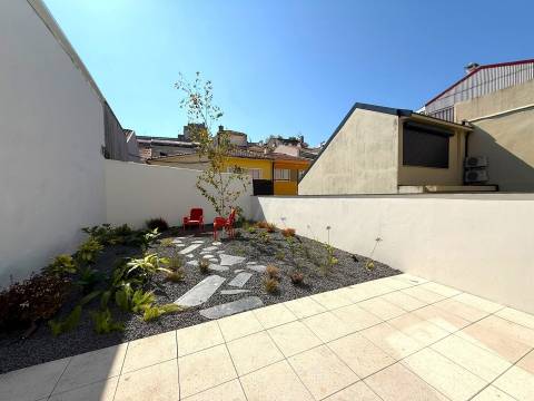 T1+2 | Remodelado e decorado com Jardim | Metro Campo 24 de Agosto | Porto