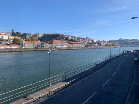 T0 c/ varanda e garagem em construção | Vila Nova de Gaia