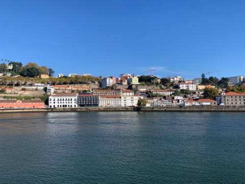 T0 c/ varanda e garagem em construção | Vila Nova de Gaia