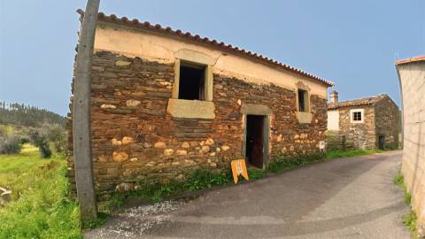 Moradia em xisto, sarzedas, castelo Branco.