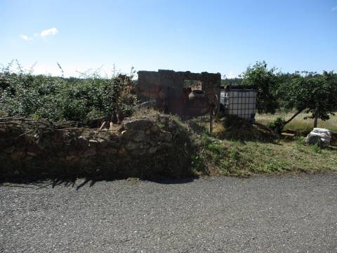 Moradia Geminada T2 Venda em Sarzedas,Castelo Branco