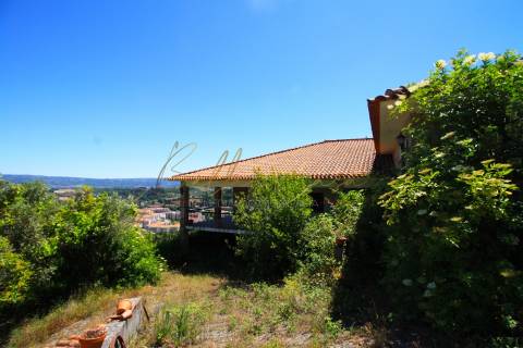 Moradia Isolada T5 Venda em Lamego (Almacave e Sé),Lamego