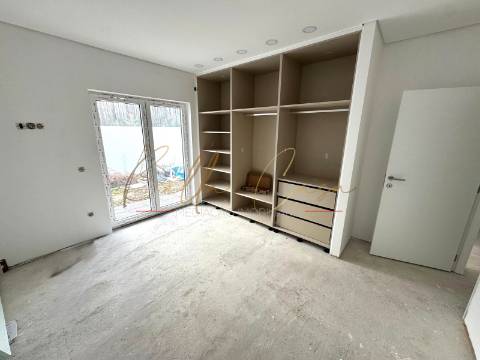 Moradia Geminada T3+1 Venda em Cacia,Aveiro