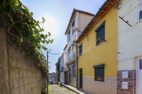 Apartamento T1 novo na tradicional Travessa de São Vitor, no Porto