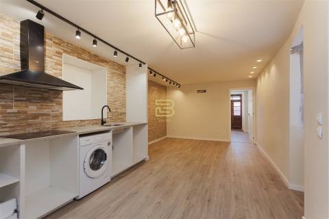 Apartamento T1 novo na tradicional Travessa de São Vitor, no Porto