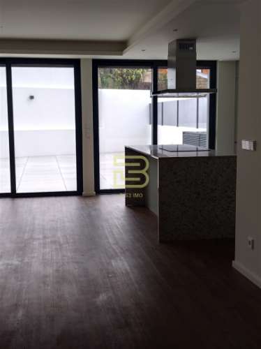 Apartamento T3 novo, com terraço em Vila Nova de Gaia