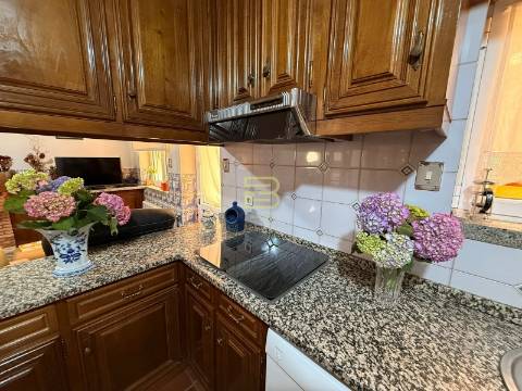 A Casa das Hortênsias | Moradia T4 com Jardim, Cozinha Regional e Excelente Exposição Solar