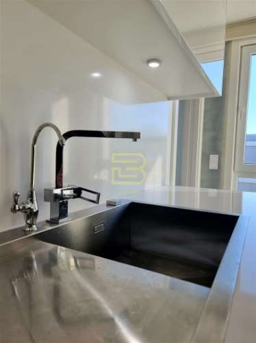 Apartamento T4 de luxo localizado próximo do Jardim de Serralves na Foz do Douro.