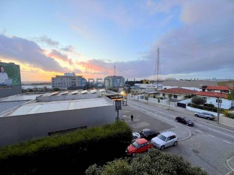 Apartamento T3 Venda em Nogueira e Silva Escura,Maia