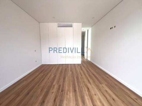 Moradia Geminada T4 Venda em Vilar e Mosteiró,Vila do Conde