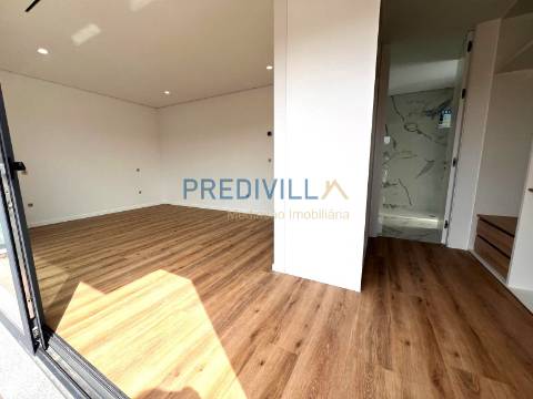Moradia Geminada T4 Venda em Vilar e Mosteiró,Vila do Conde
