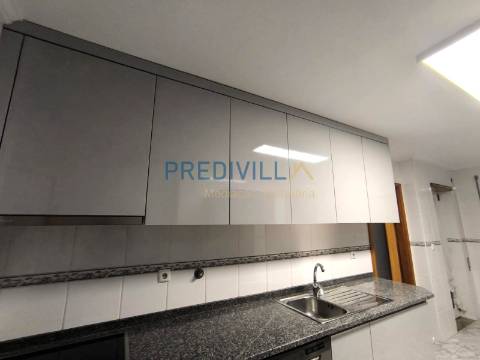 Apartamento T3 Venda em Castêlo da Maia,Maia